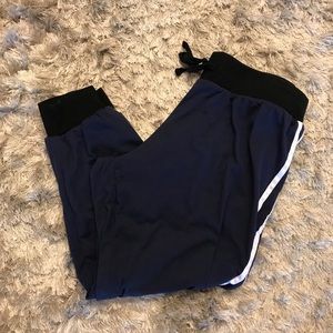 legging fitting sweatpants